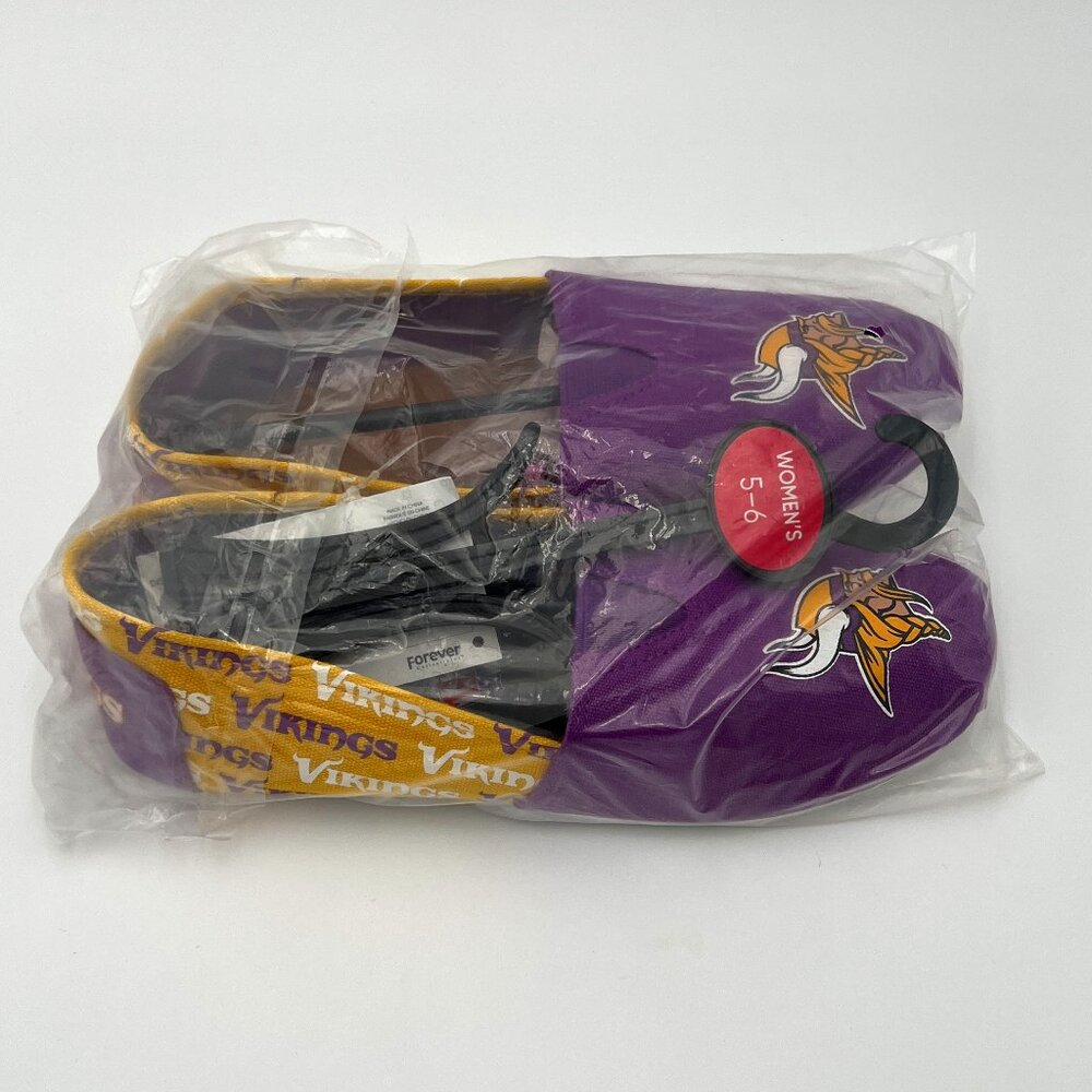 NWT FOCO NFL Football Women's Minnesota Vikings Canvas Slip On Shoe NWT Sz 5-6